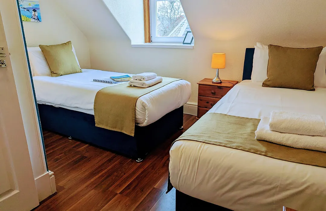 The Coo'S Guest House-1